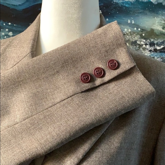 Jacket - Picture 5 of 8